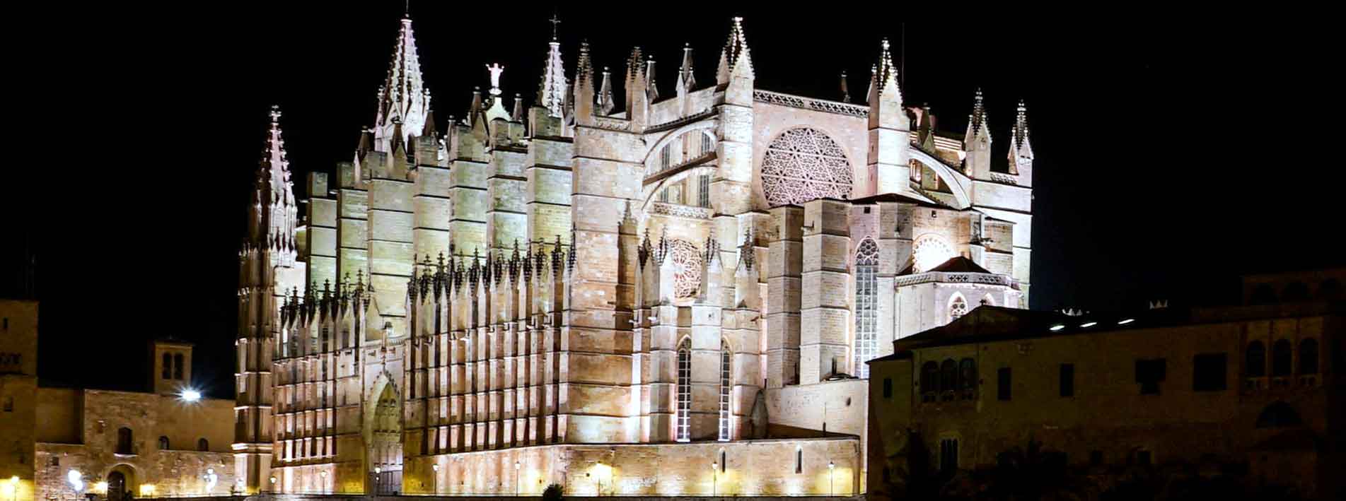 Iglesias y Catedrales de Mallorca Churches and Cathedrals